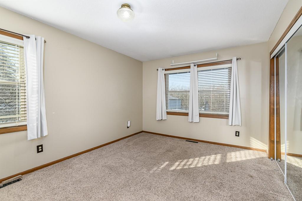 16551 Hollingsworth Road Basehor, KS 66007 - Photo 17 of 45