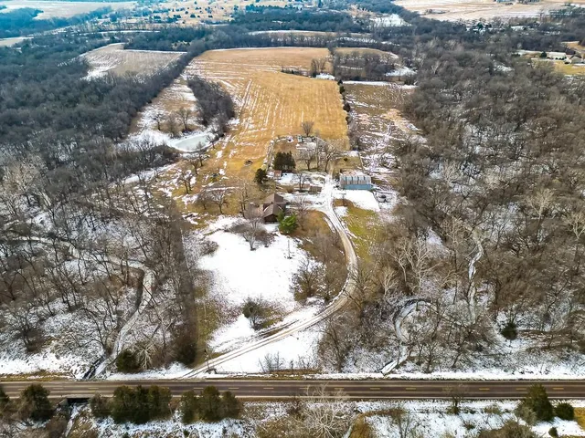 $1,200,000 | 16551 Hollingsworth Road, Basehor, KS 66007