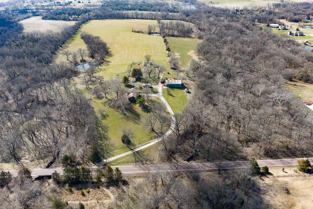 16551 Hollingsworth Road Basehor, KS 66007 - Photo 2 of 42