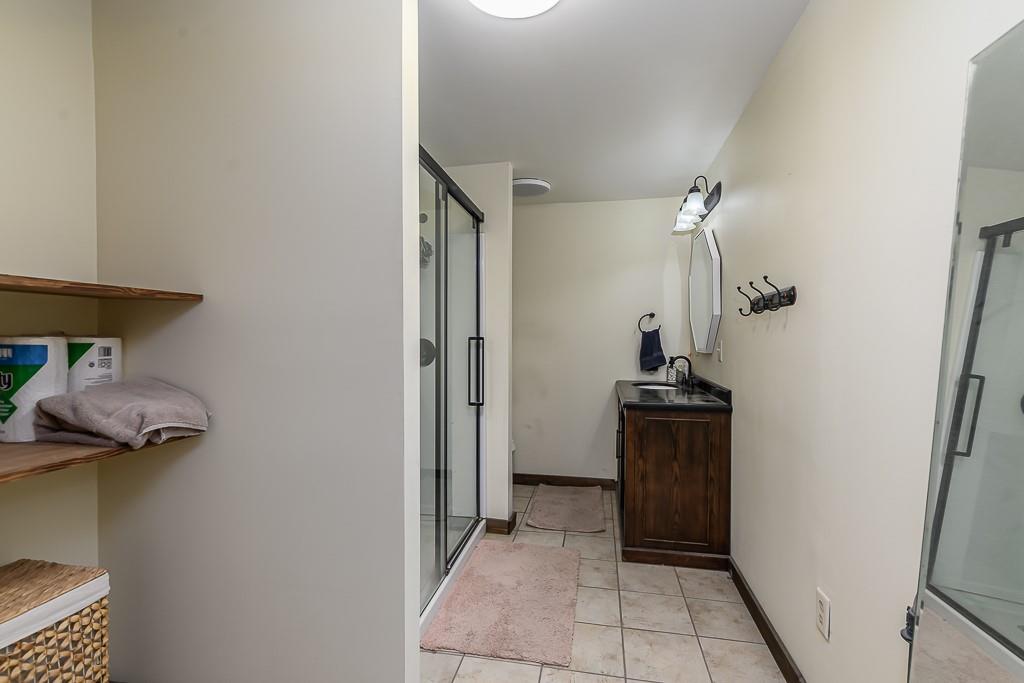 16551 Hollingsworth Road Basehor, KS 66007 - Photo 23 of 45