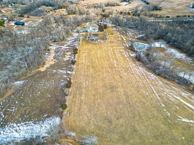 $1,200,000 | 16551 Hollingsworth Road, Basehor, KS 66007