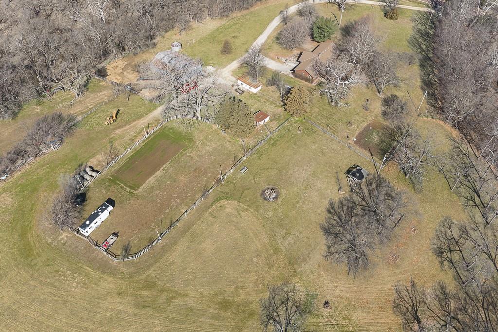 16551 Hollingsworth Road Basehor, KS 66007 - Photo 32 of 42