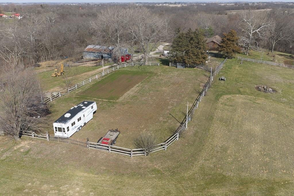 16551 Hollingsworth Road Basehor, KS 66007 - Photo 35 of 42