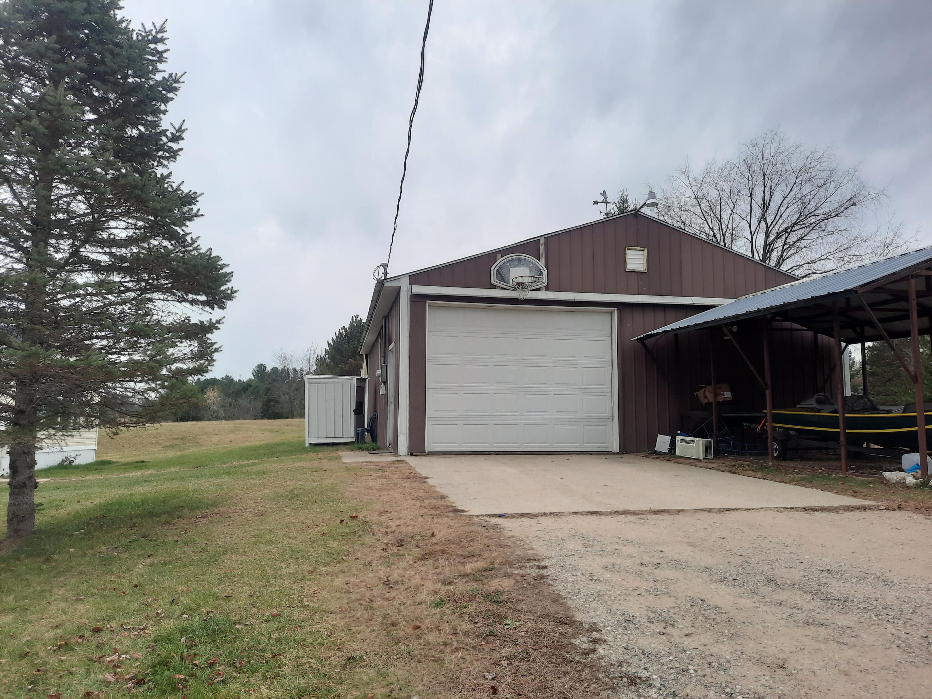 20875 Lowe Street Reed City, MI 49677 - Photo 5 of 22 20221104_113906