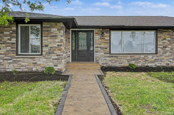 $420,000 | 2612 East Michigantown Road, Frankfort, IN 46041
