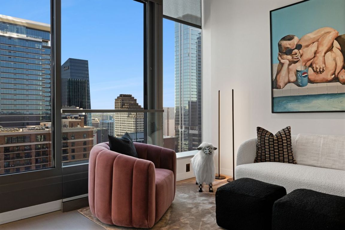 210 Lavaca Street, Unit 2809 Austin, TX 78701 - Photo 7 of 30 Sitting room with a city view