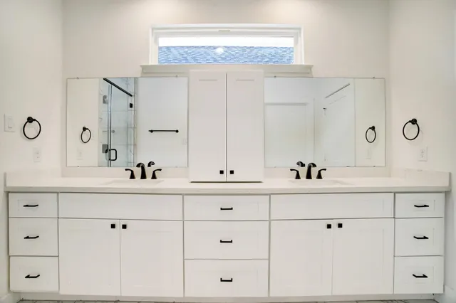 $2,700 | 1220 Mcneil Street, Houston, TX 77009