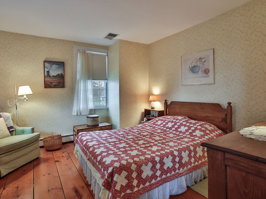 97 Boston Post Road Amherst, NH 03031 - Photo 23 of 35