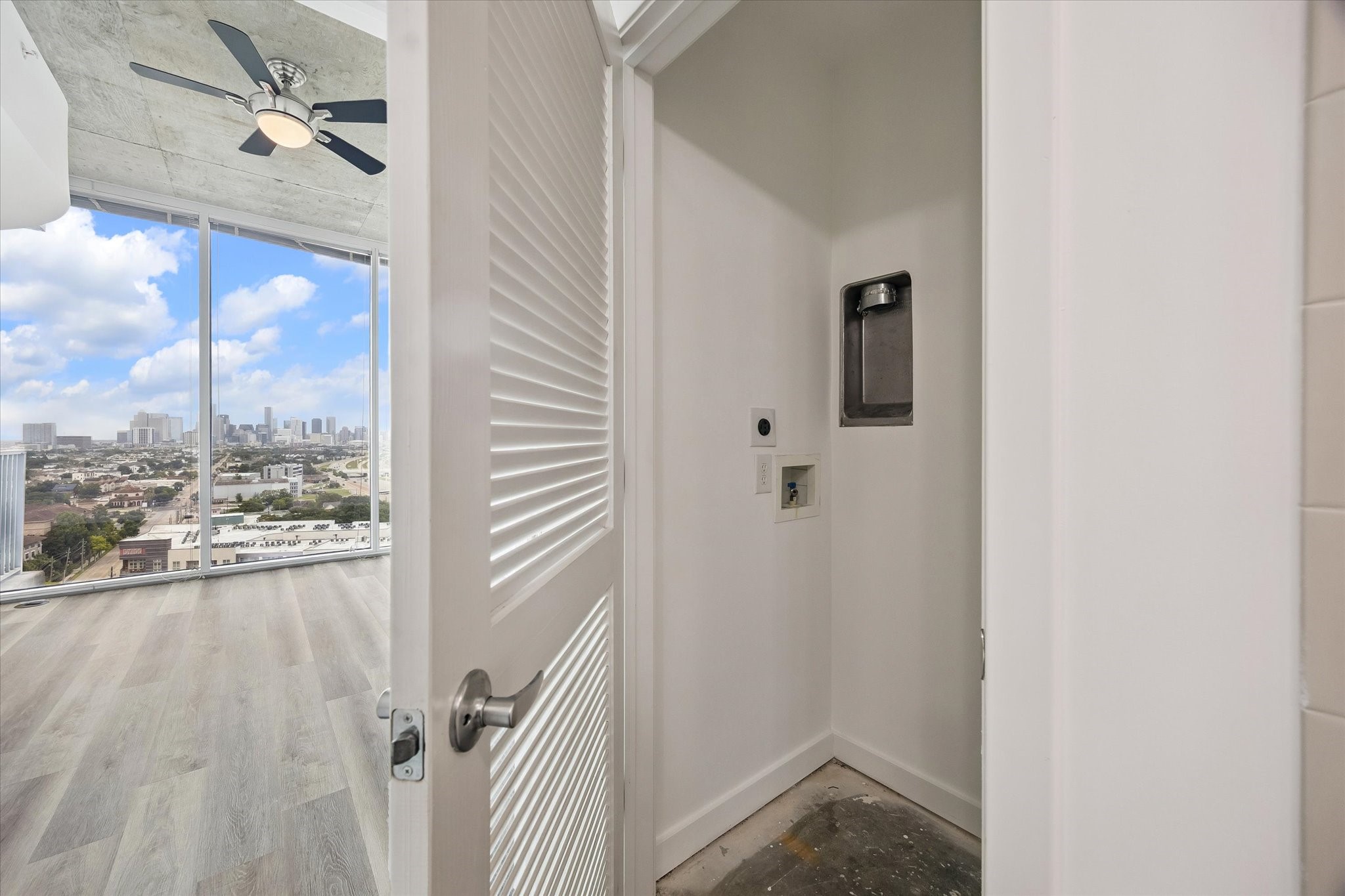 5925 Almeda Road, Unit 11615 Houston, TX 77004 - Photo 23 of 23 Laundry room can fit a full size stackable washer and dryer