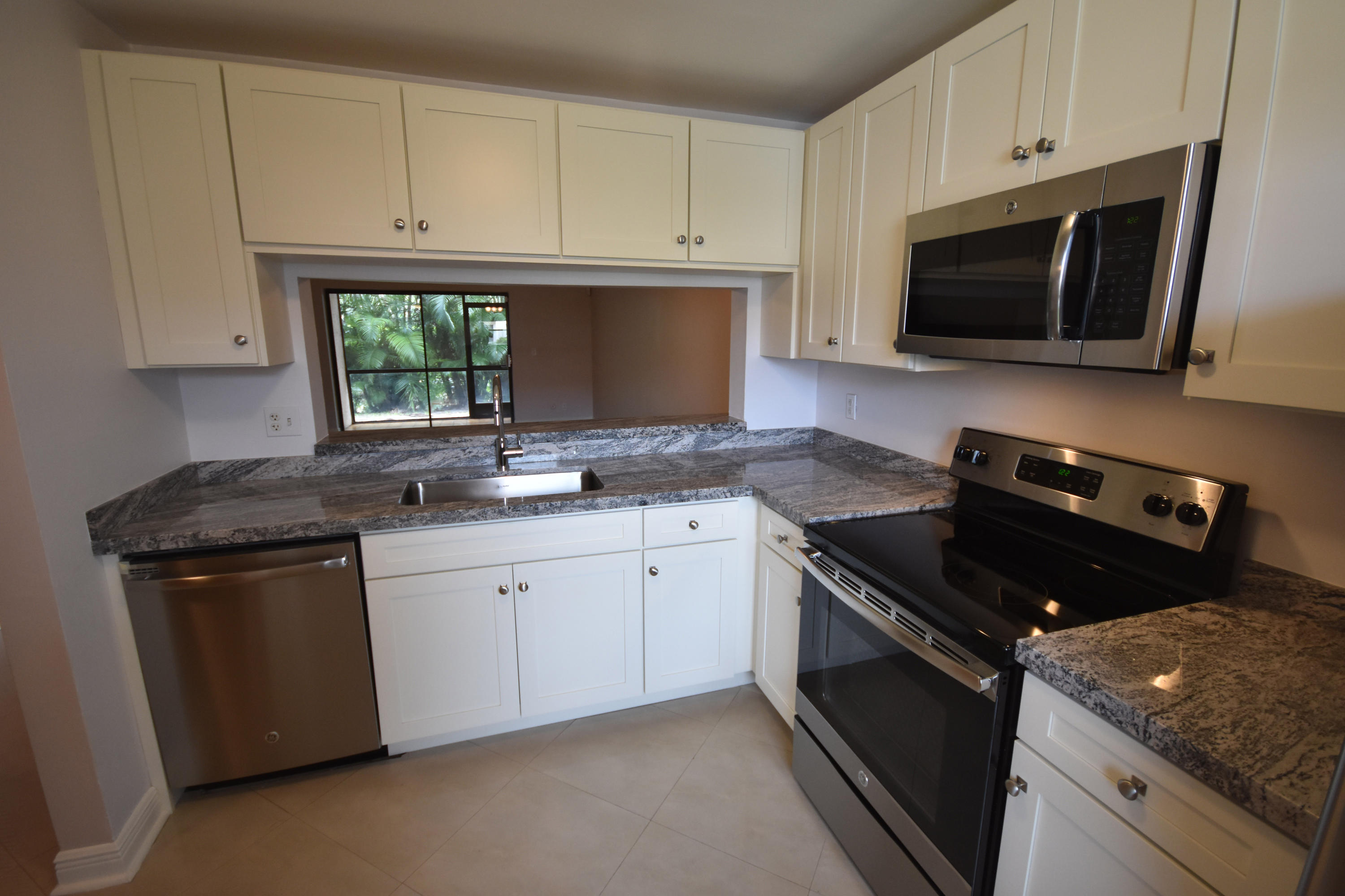 22064 Palms Way, Unit 103 Boca Raton, FL 33433 - Photo 8 of 16 Kitchen 5