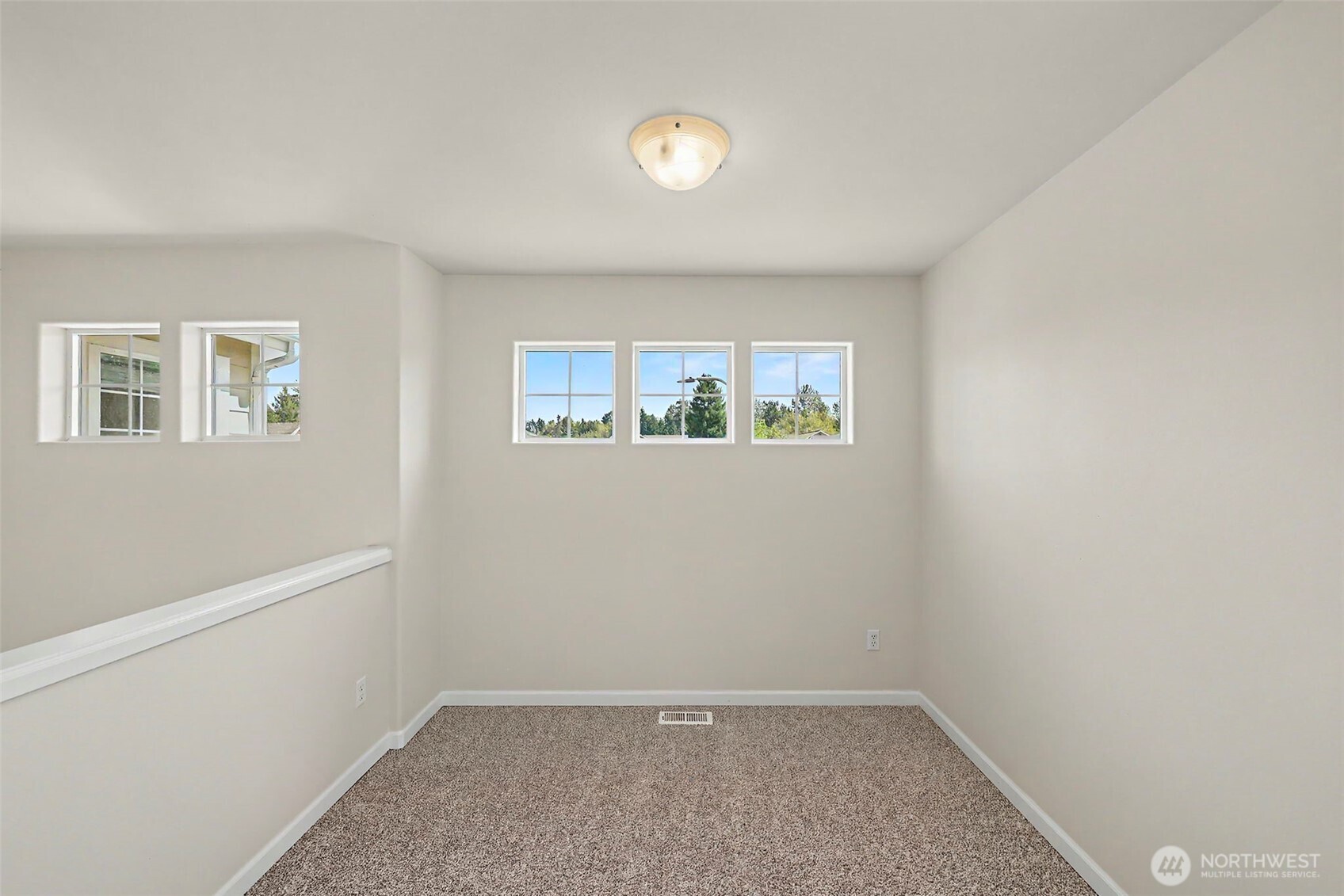 4129 Northeast 9th Place Renton, WA 98059 - Photo 12 of 31 Gallery Image 12