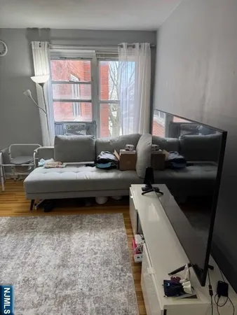 $2,950 | 2350 Linwood Avenue, Unit 3H, Fort Lee, NJ 07024