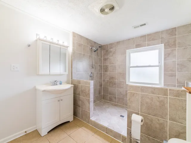 $199,000 | 316 Sangamon Street, Park Forest, IL 60466