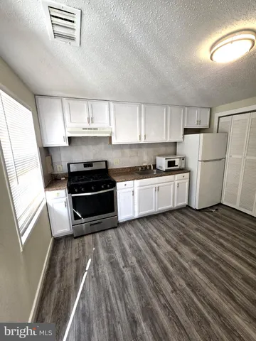 $1,850 | 1835 Village Green Drive, Hyattsville, MD 20785