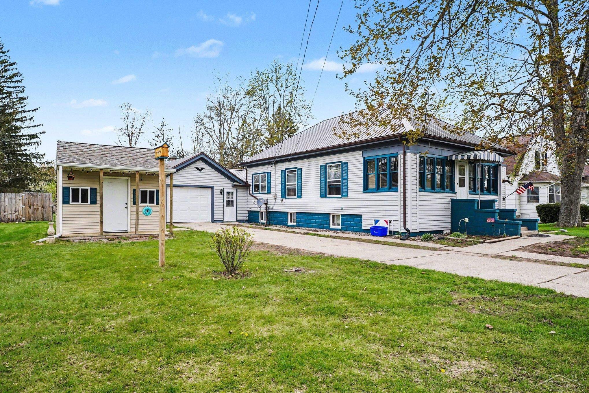 206 South Maple Street Hemlock, MI 48626 - Photo 4 of 23