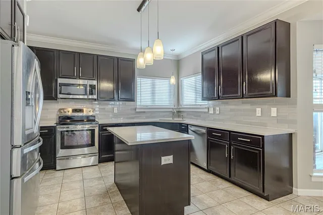 $539,000 | 457 Avalon View Court, Fenton, MO 63026