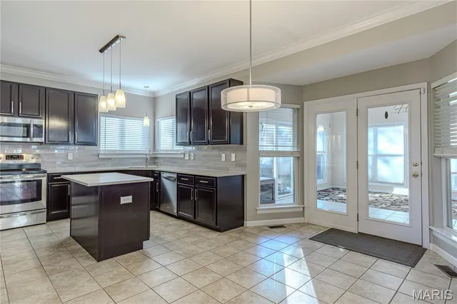 $539,000 | 457 Avalon View Court, Fenton, MO 63026