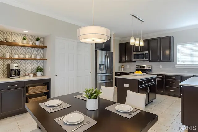 $539,000 | 457 Avalon View Court, Fenton, MO 63026