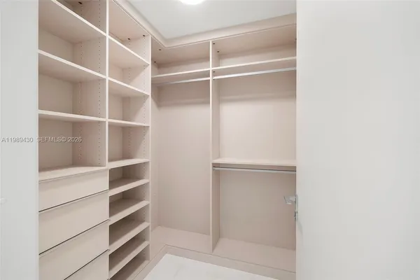 $30,000 | 300 Biscayne Blvd Way, Unit 1904C, Miami, FL 33131