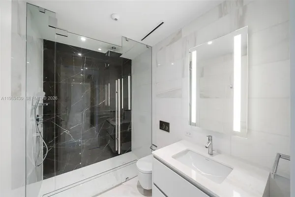 $30,000 | 300 Biscayne Blvd Way, Unit 1904C, Miami, FL 33131