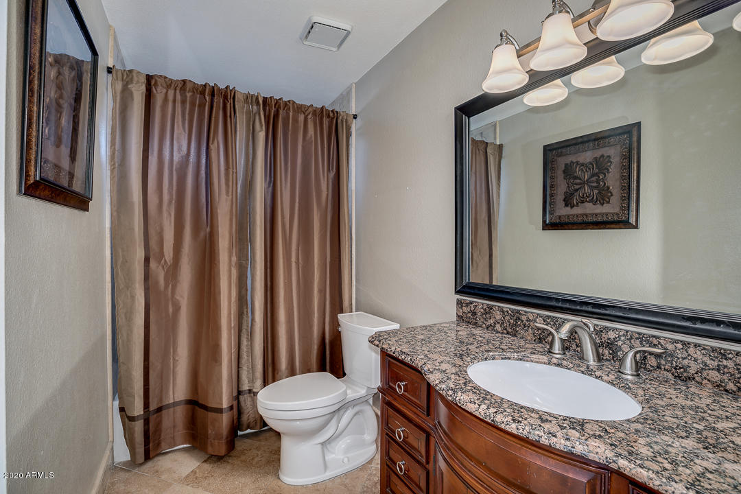 708 South Riata Street Gilbert, AZ 85296 - Photo 24 of 52 Upstairs Bathroom