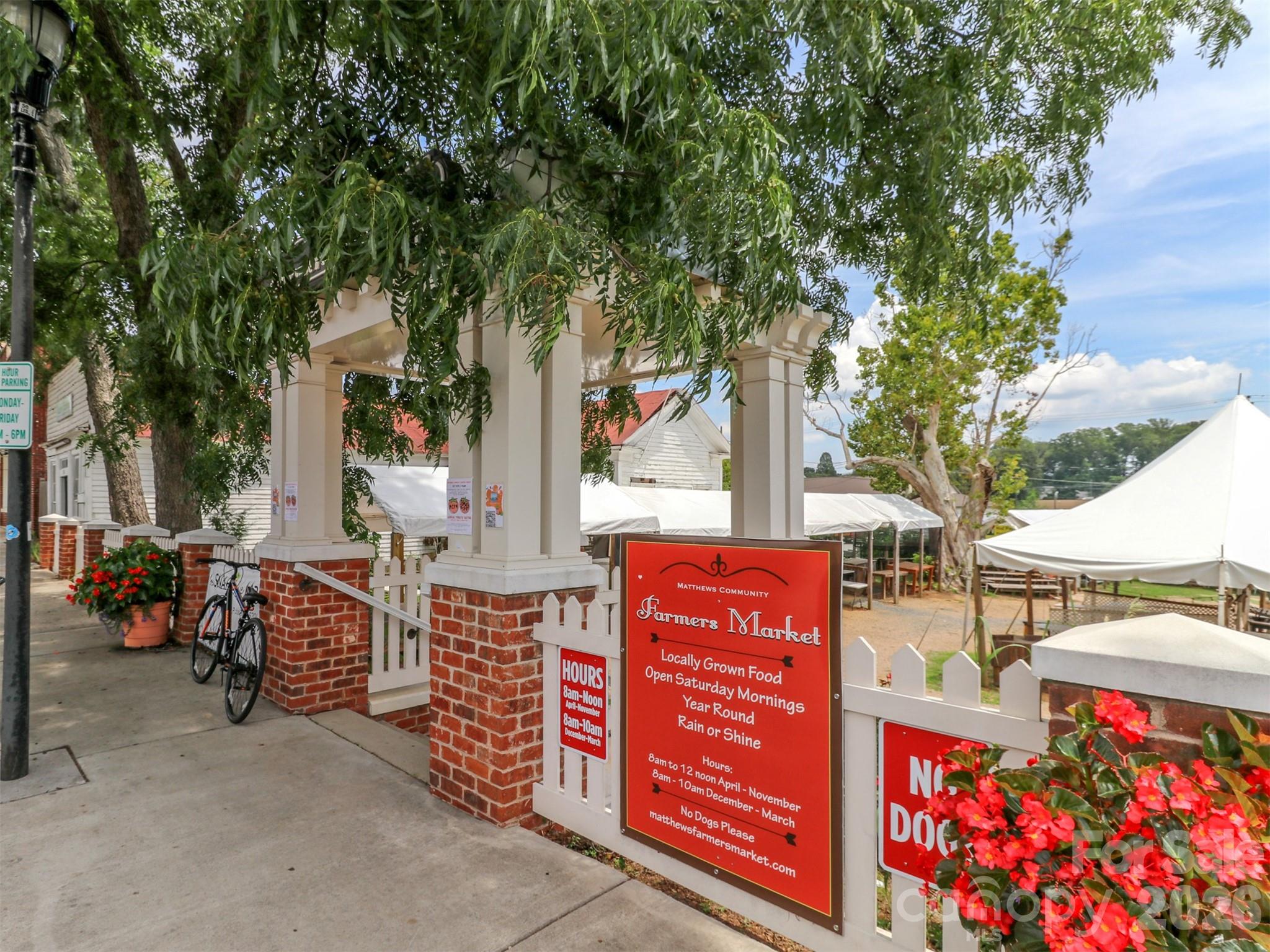 1011 Clearbrook Road Matthews, NC 28105 - Photo 2 of 4