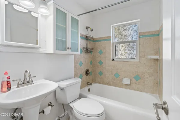 $1,900 | 152 Longwood Drive, Ormond Beach, FL 32176