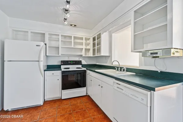 $1,900 | 152 Longwood Drive, Ormond Beach, FL 32176