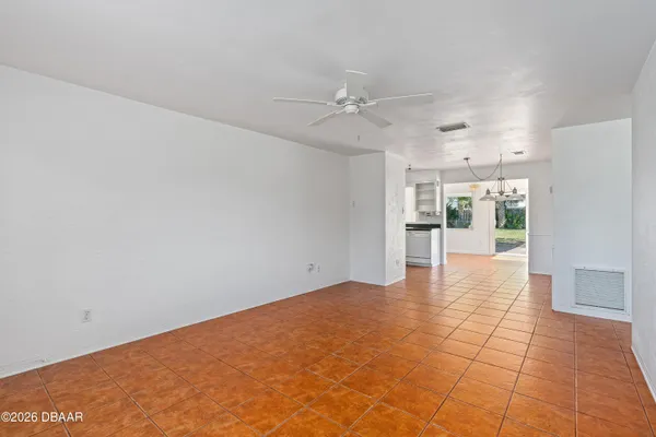 $1,900 | 152 Longwood Drive, Ormond Beach, FL 32176