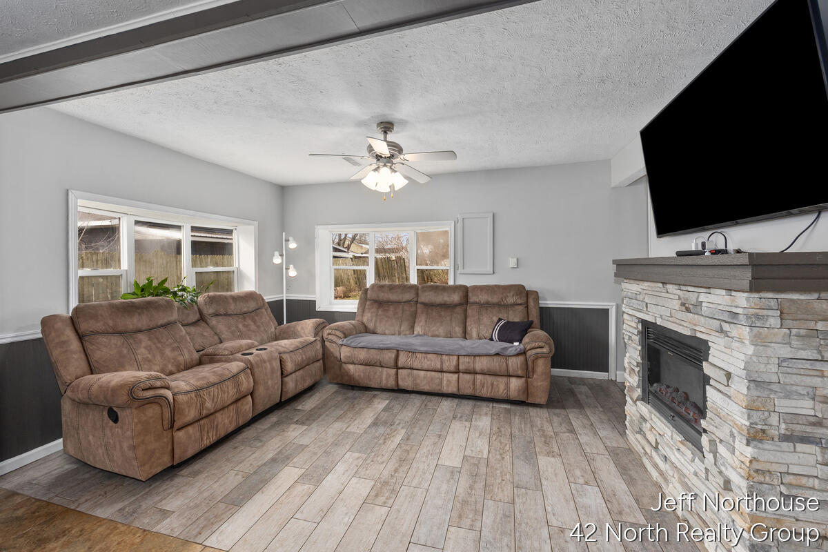 11769 Old Belding Road Northeast Belding, MI 48809 - Photo 5 of 19 11769-Old-Belding_005