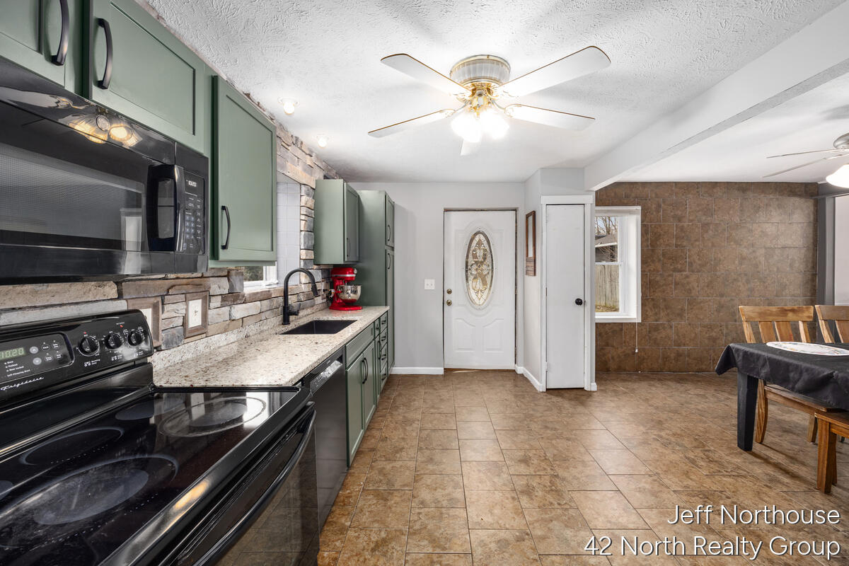 11769 Old Belding Road Northeast Belding, MI 48809 - Photo 8 of 19 11769-Old-Belding_008