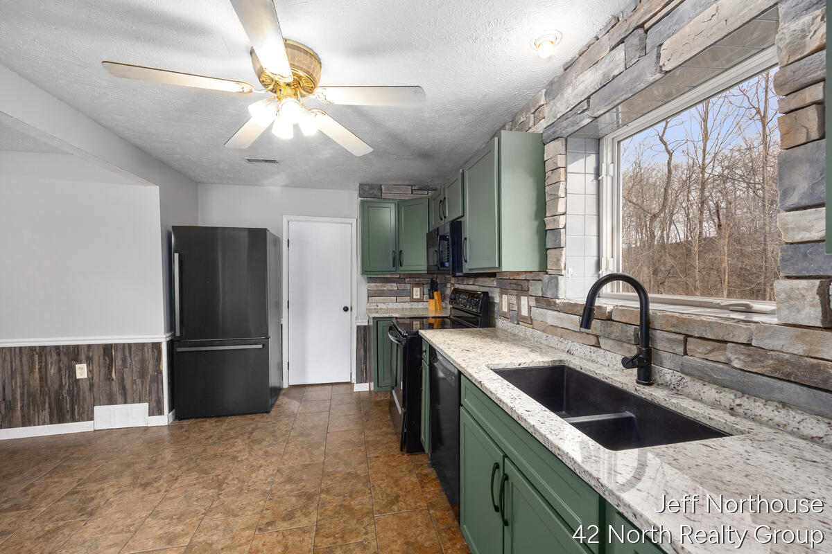 11769 Old Belding Road Northeast Belding, MI 48809 - Photo 9 of 19 11769-Old-Belding_009