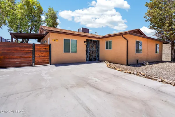 $1,795 | 11 West Forrest Feezor Street, Corona de Tucson, AZ 85641