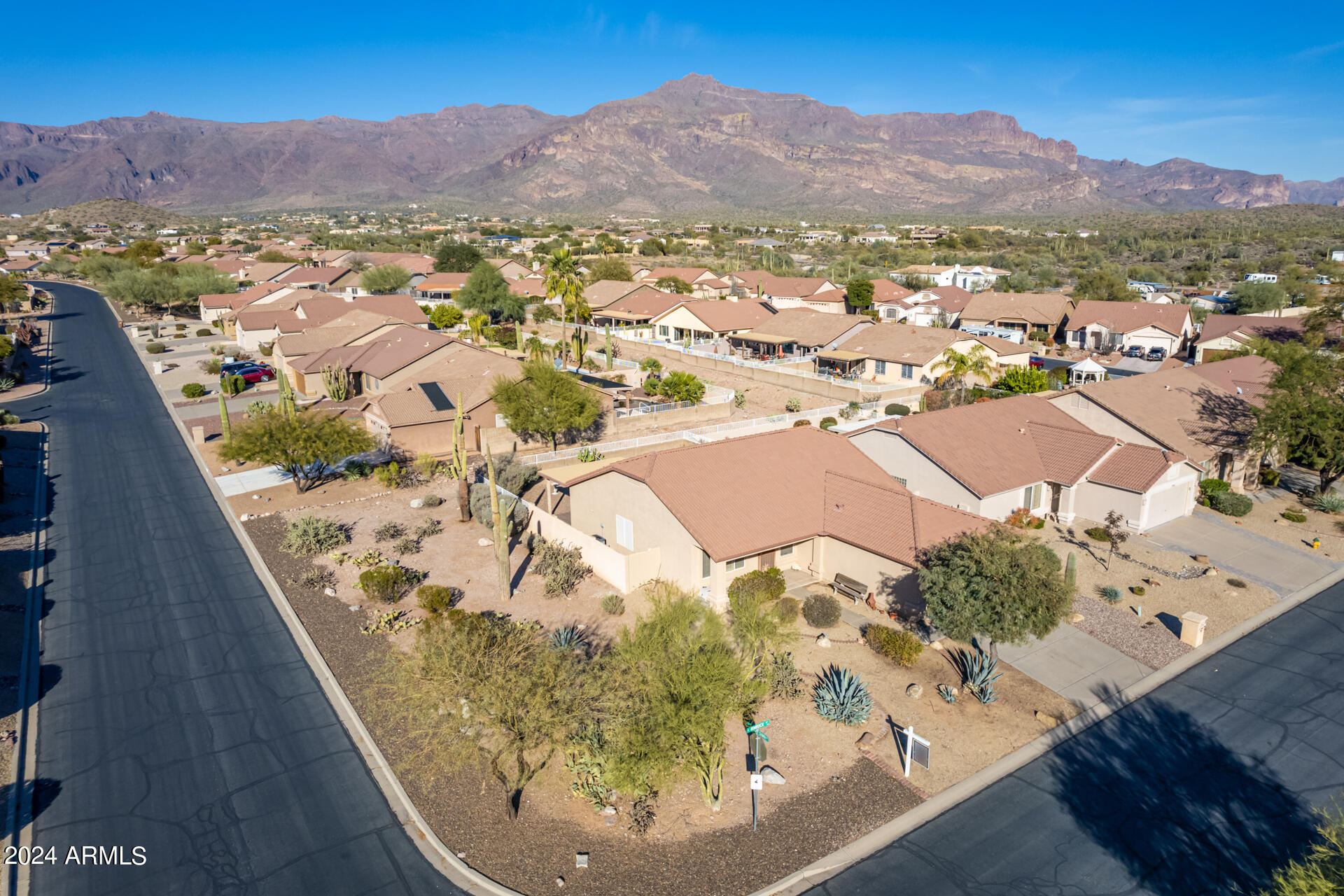 10278 East Rimrock Loop Gold Canyon, AZ 85118 - Photo 3 of 39 14 - Rimrock
