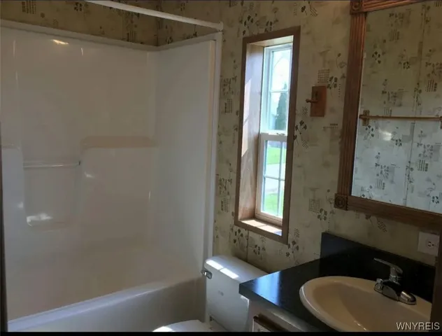 $79,900 | 109 B Elmhurst Drive, Lockport, NY 14094