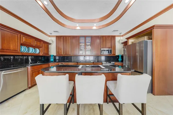 $2,400,000 | 19504 Southwest 135th Court, Miami, FL 33177