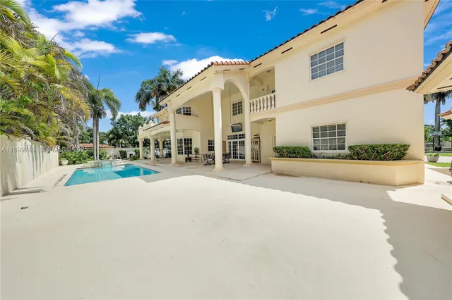 $2,400,000 | 19504 Southwest 135th Court, Miami, FL 33177