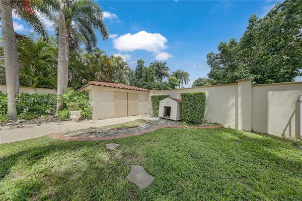 $2,400,000 | 19504 Southwest 135th Court, Miami, FL 33177