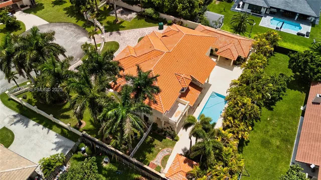 $2,400,000 | 19504 Southwest 135th Court, Miami, FL 33177