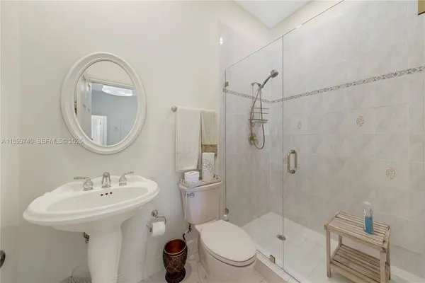 $2,400,000 | 19504 Southwest 135th Court, Miami, FL 33177