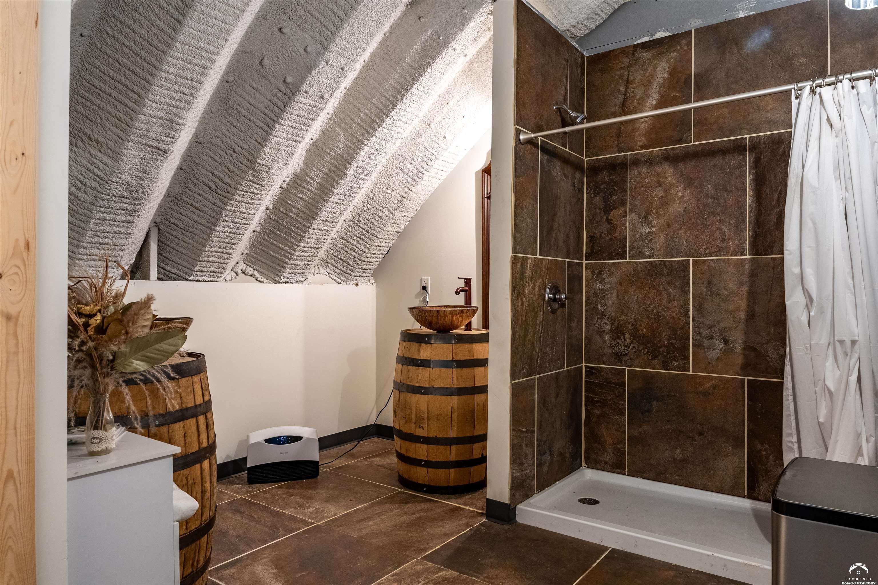 24305 Loring Road Lawrence, KS 66044 - Photo 65 of 98