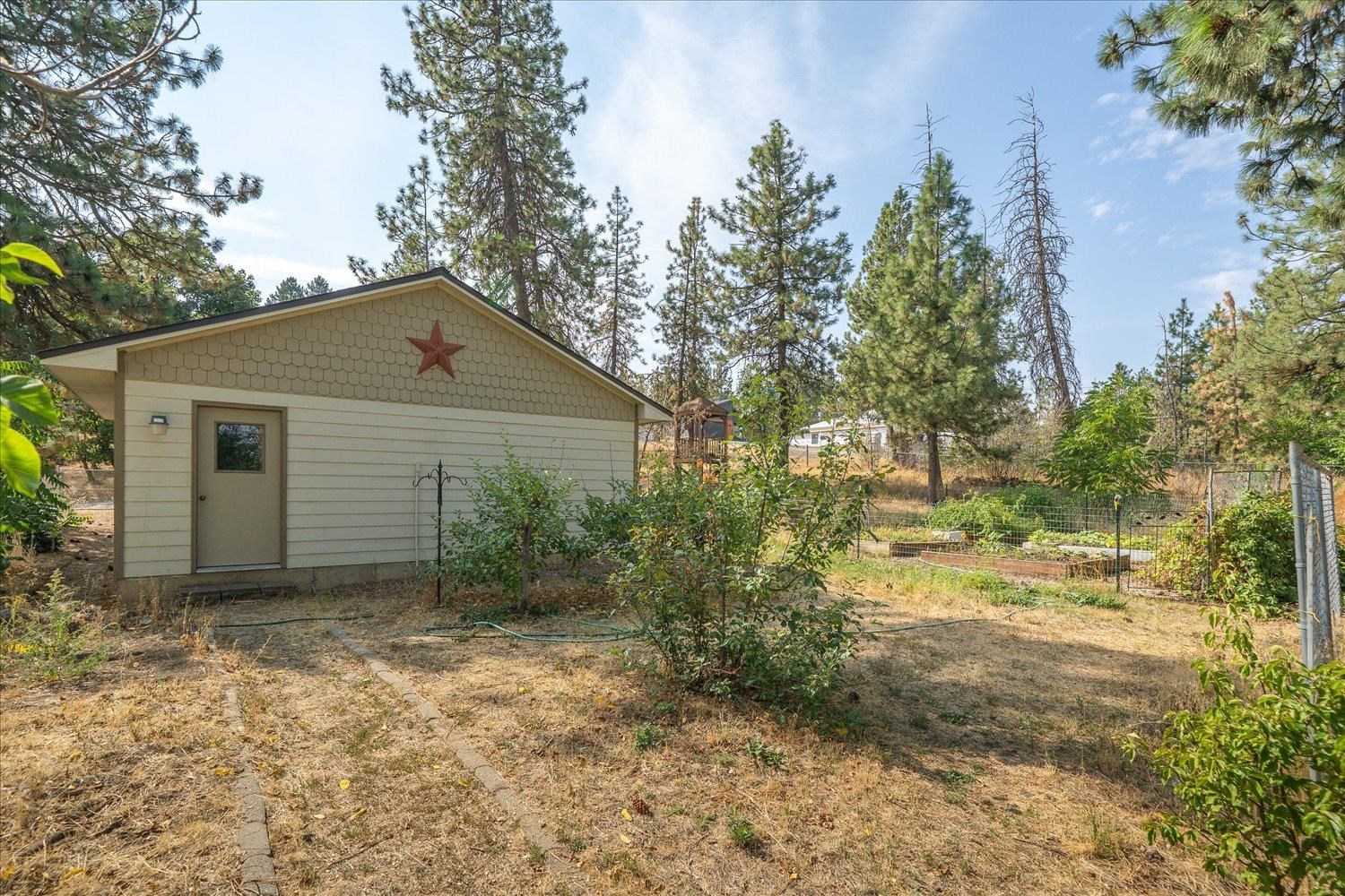 2922 West 18th Avenue Spokane, WA 99224 - Photo 2 of 23