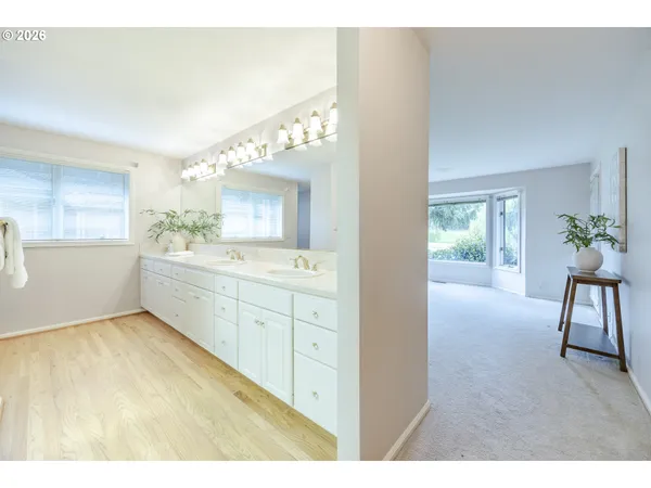 $725,000 | 982 Shaughnessy Lane, Eugene, OR 97401