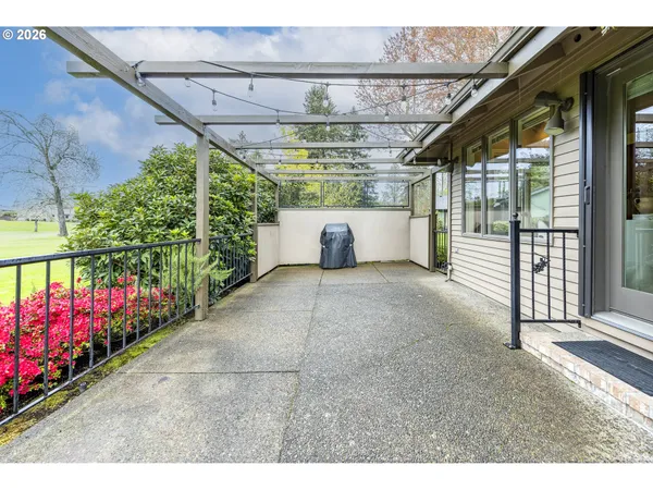 $725,000 | 982 Shaughnessy Lane, Eugene, OR 97401