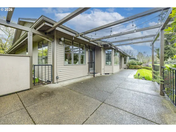 $725,000 | 982 Shaughnessy Lane, Eugene, OR 97401