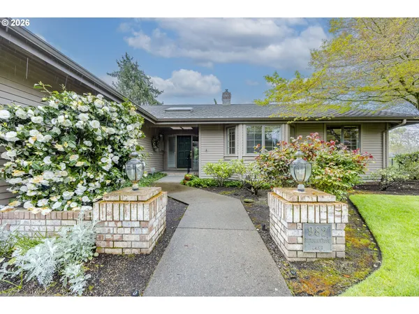 $725,000 | 982 Shaughnessy Lane, Eugene, OR 97401
