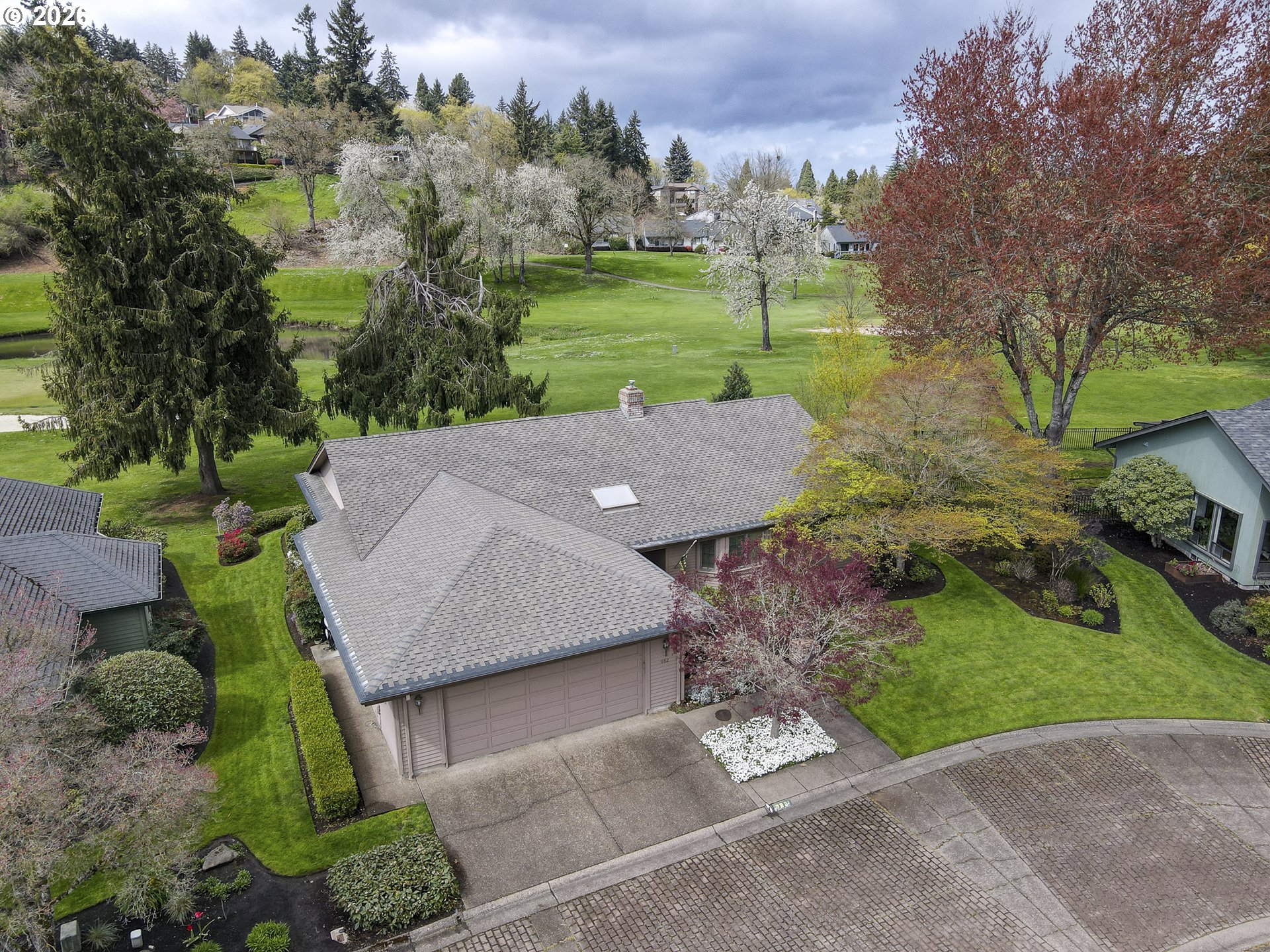 982 Shaughnessy Lane Eugene, OR 97401 - Photo 45 of 48 an aerial view of a house having yard