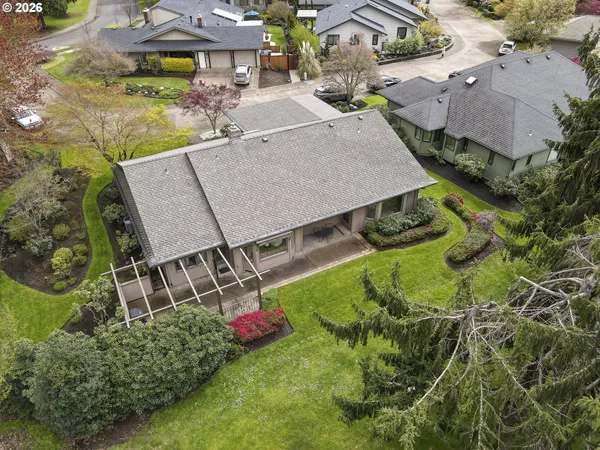 $725,000 | 982 Shaughnessy Lane, Eugene, OR 97401
