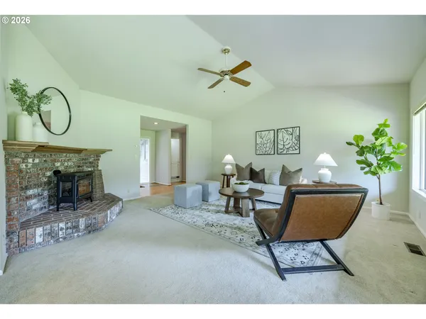 $725,000 | 982 Shaughnessy Lane, Eugene, OR 97401