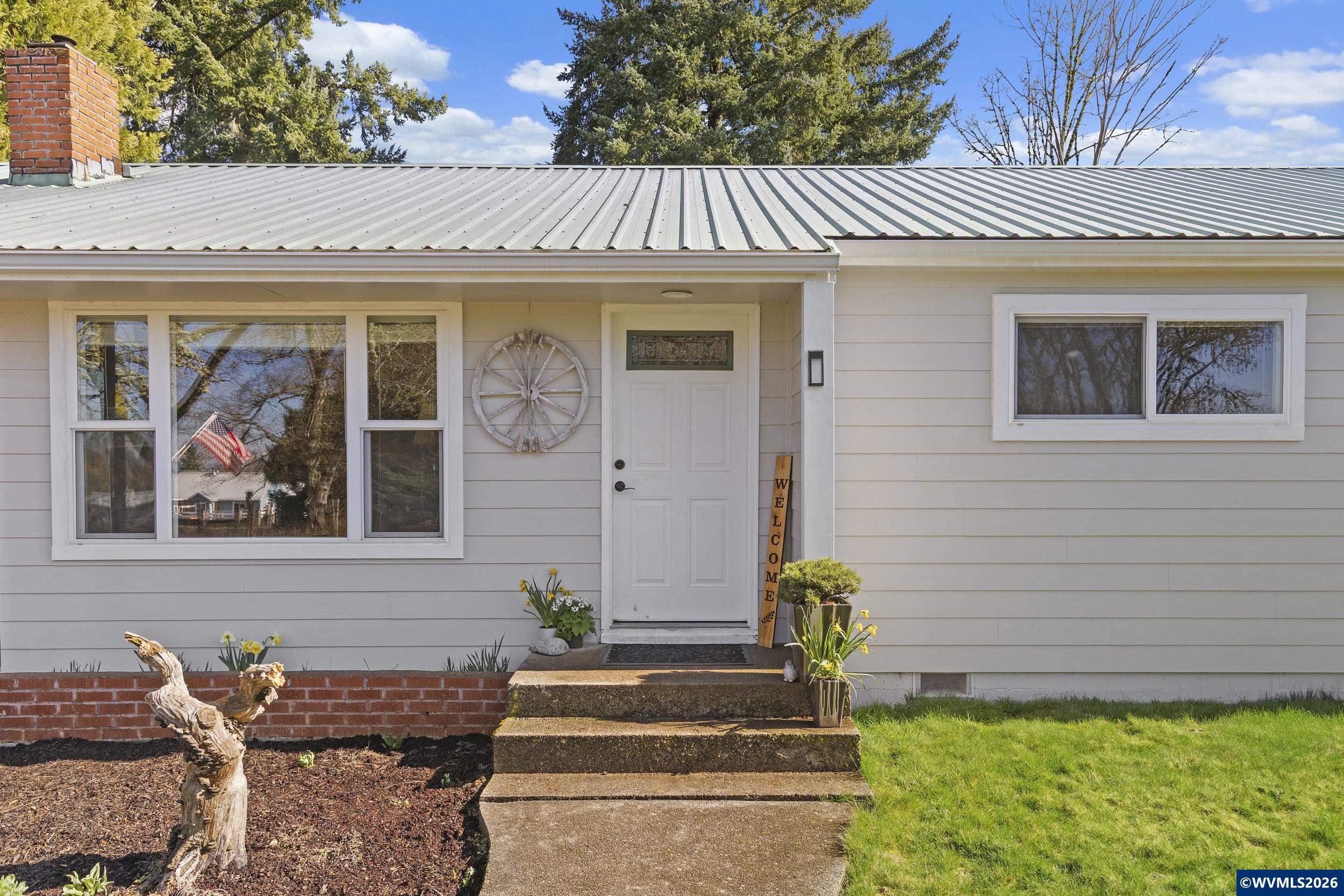 34931 Meridian Road Lebanon, OR 97355 - Photo 6 of 48 Gallery Image 6